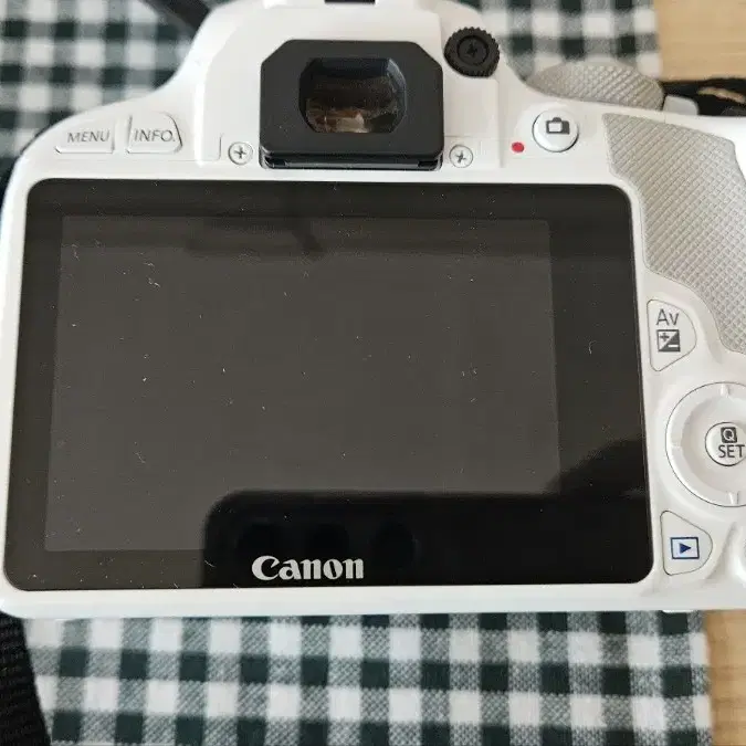 캐논 EOs 100D