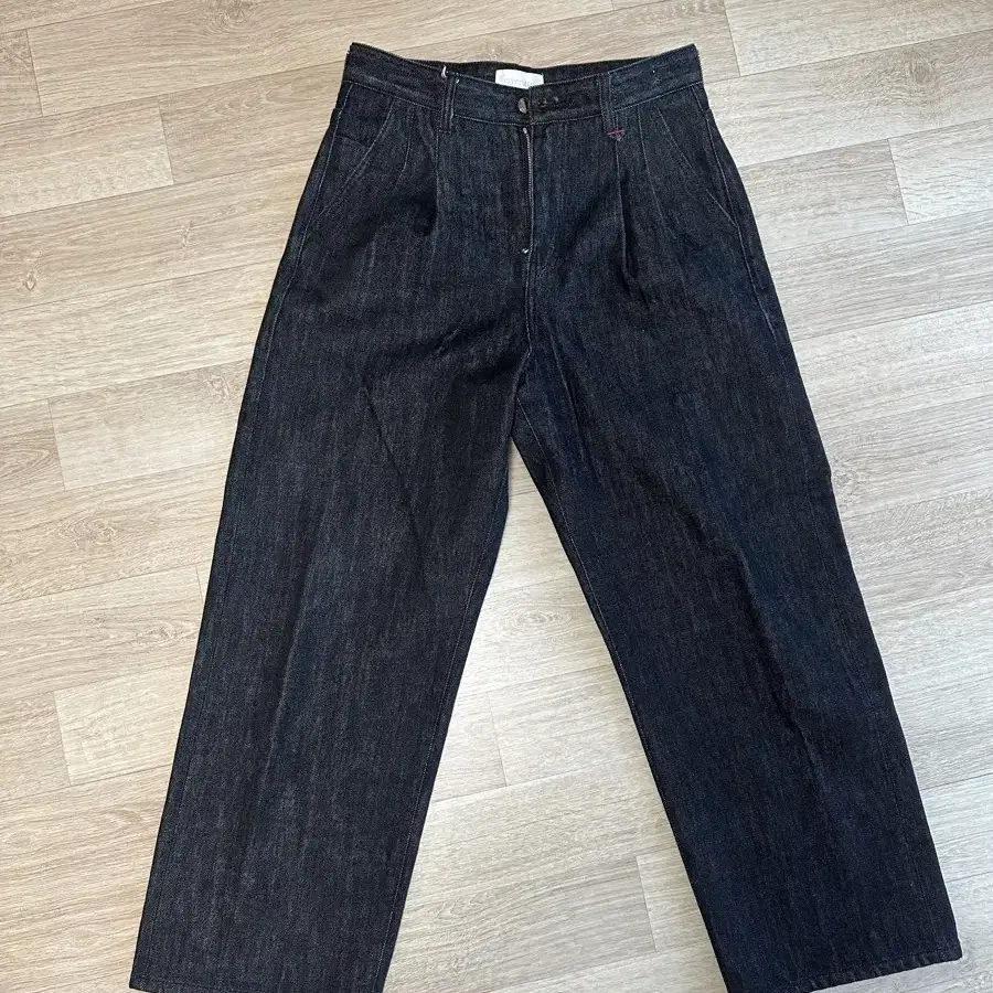 포트너스 two tuck wide black jean M 판매