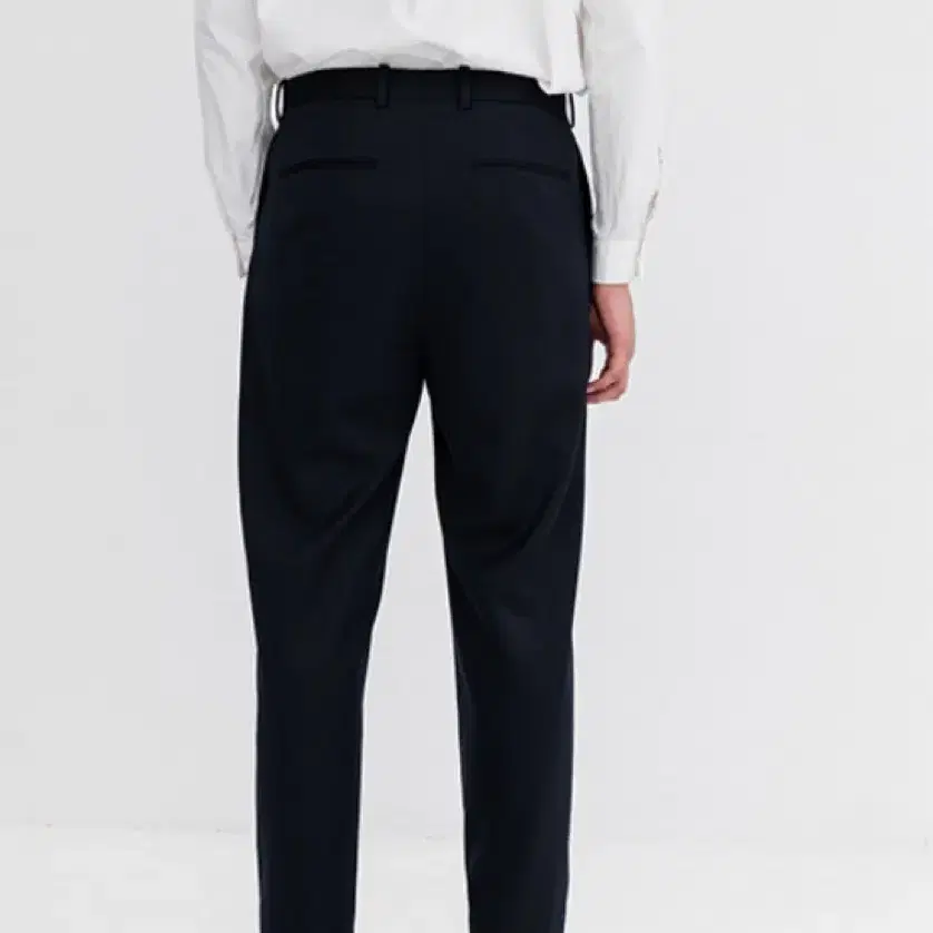 [포터리] Fine Wool One-Pleated Tapered Pant