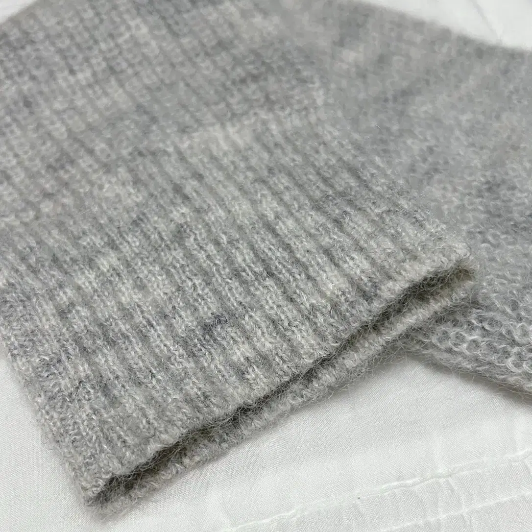 타낫 v-neck kidmohair 키드모헤어 니트 gray 택0 실사0