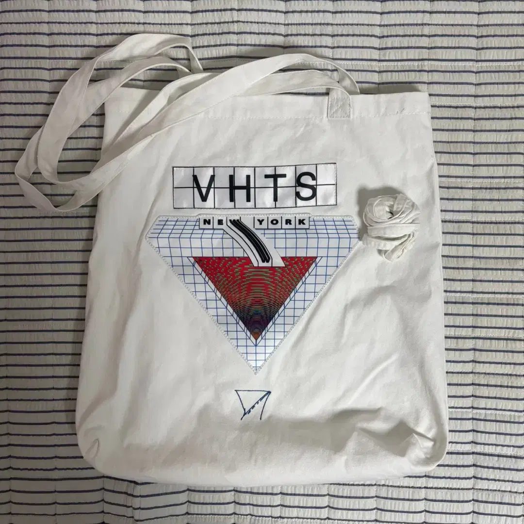 VHTS x 'J.Demsky A3 흰색