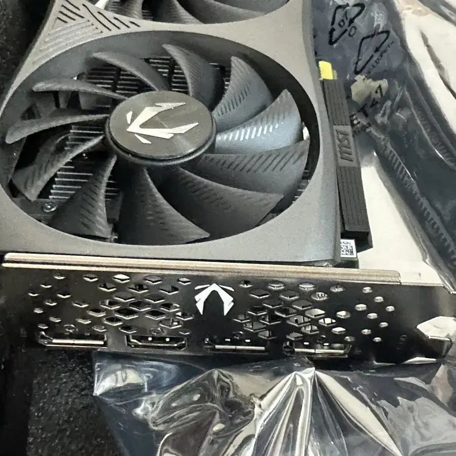 Zotac Rtx4060 그래픽카드 팝니다