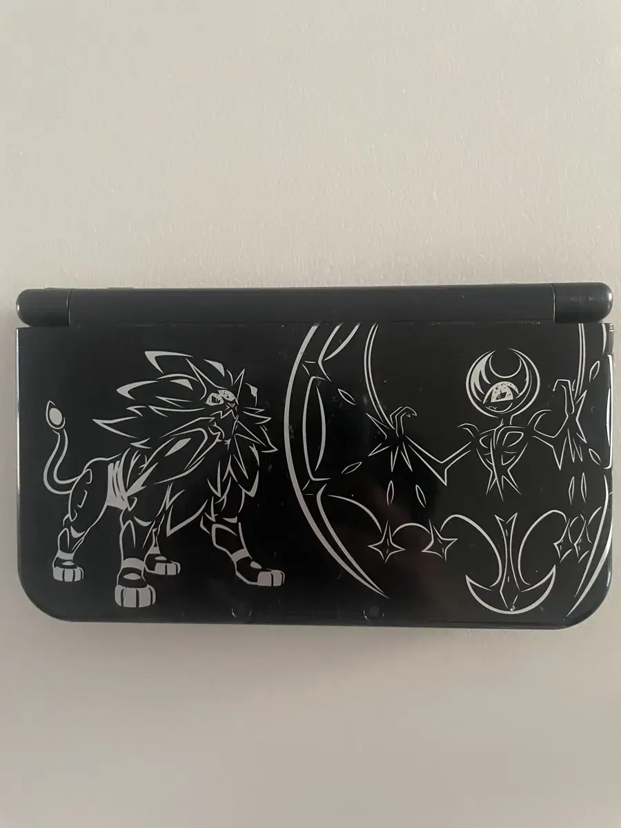 닌텐도 NEW 3DS XL 썬문에디션