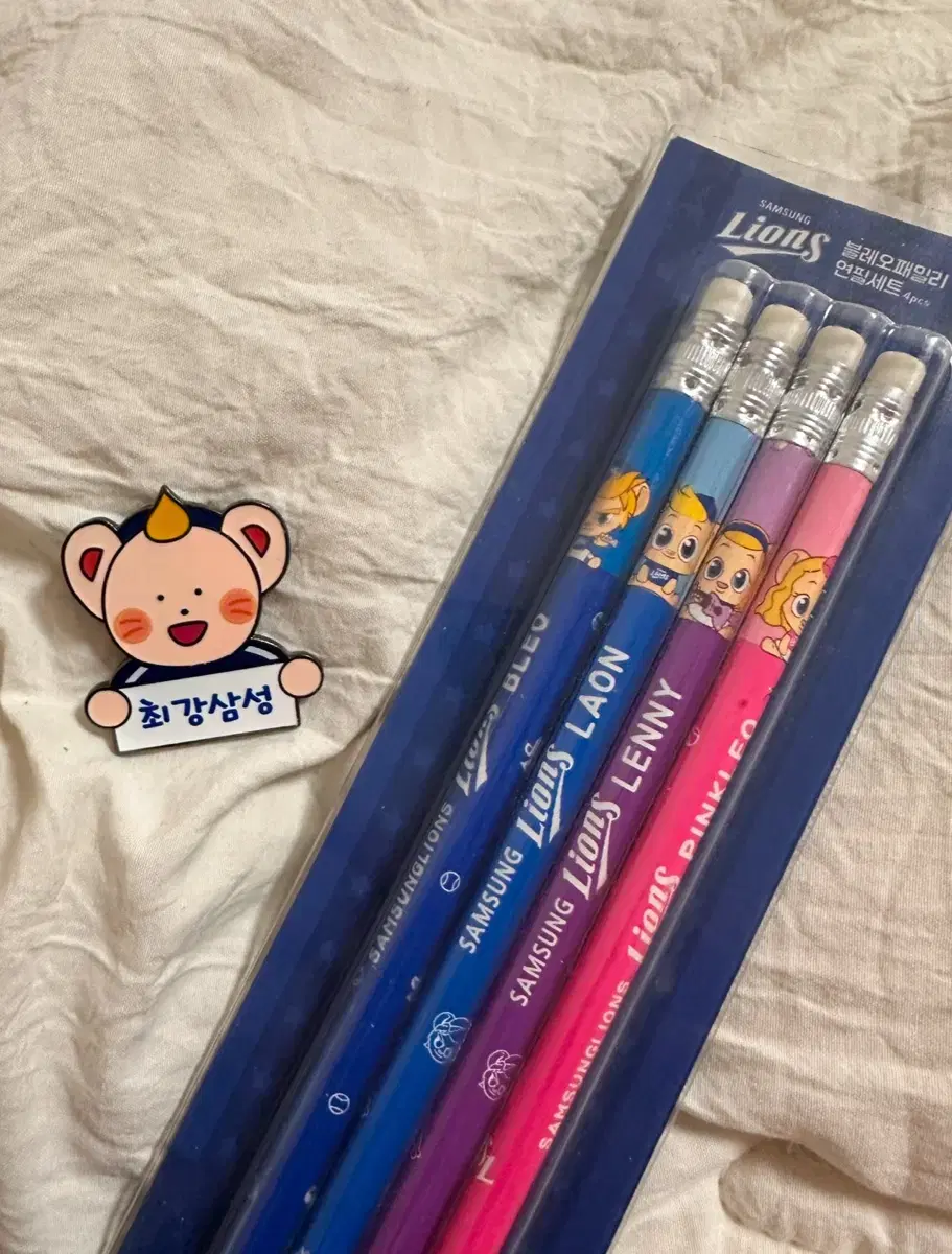 Samsung Lions Raon Badge Bleau Family Pencil Set