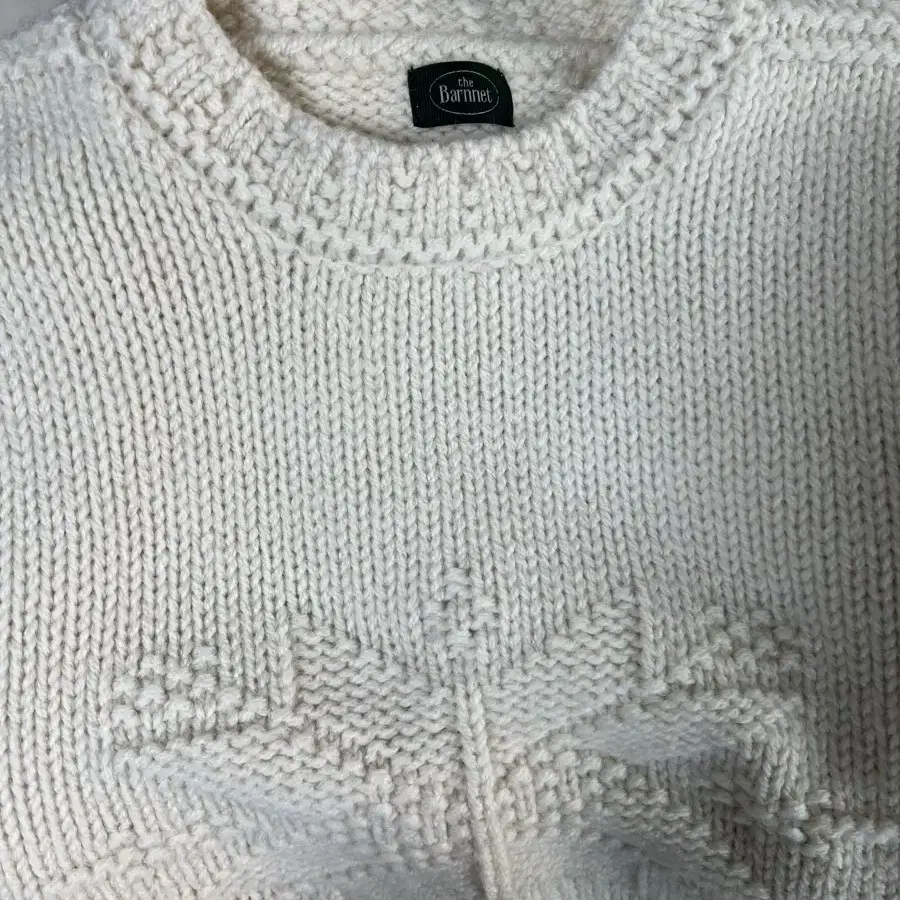 더바넷 니트 / Ivory Snow Crystal Knit Swe