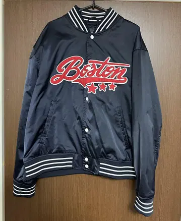 H&M 보스턴 로고 자수 네이비 스타잔
