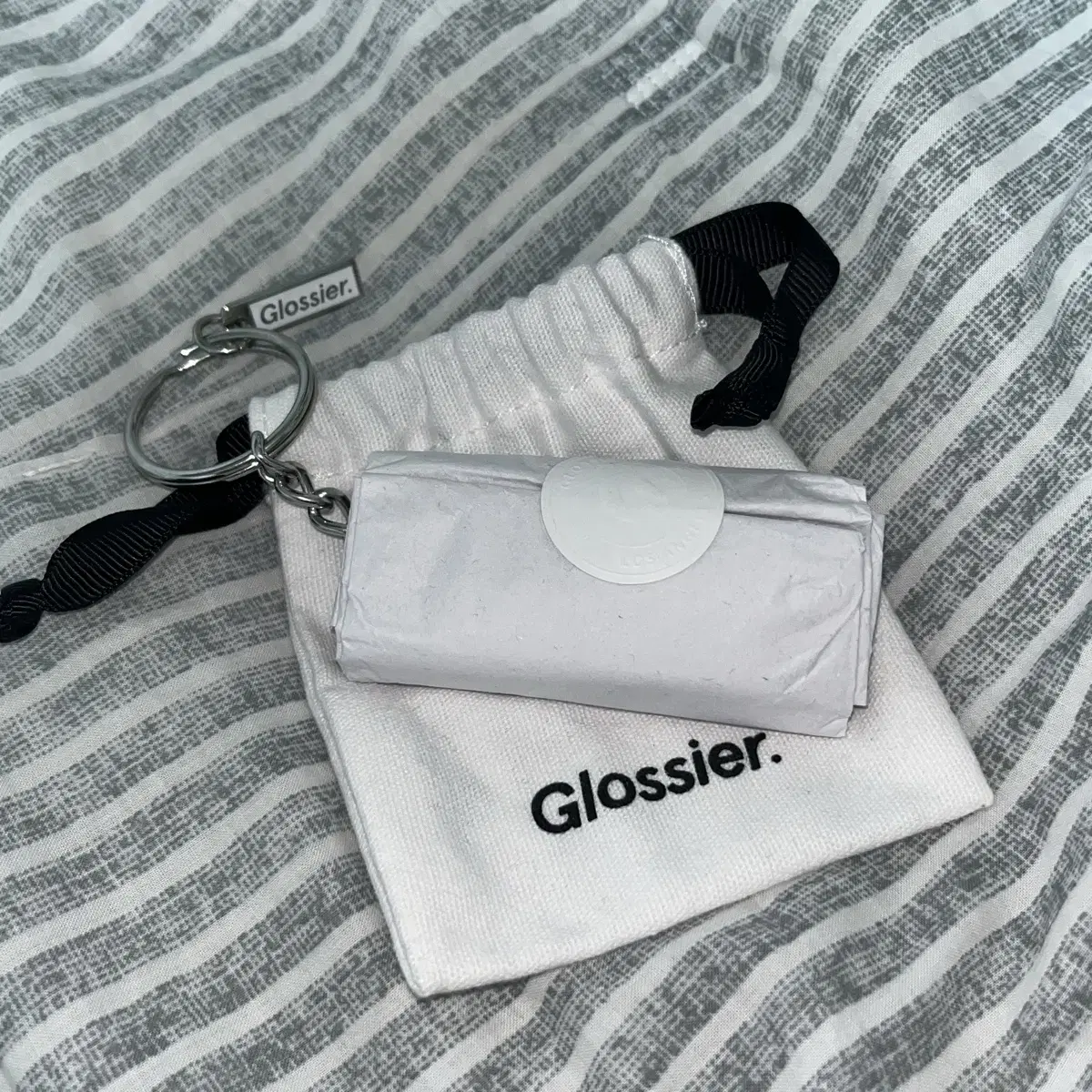 glossier 글오시에 전화기 키체인 키링