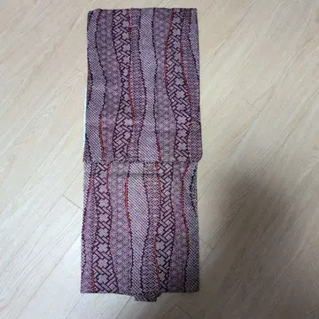 고급 빨강과 화이트 겉옷 80cm x 45cm 재봉틀 포함
