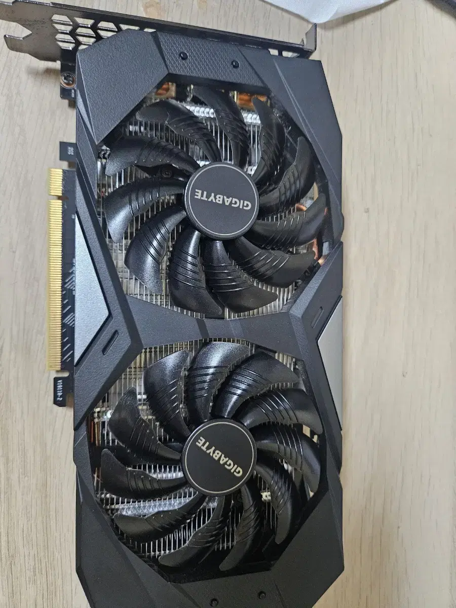 기가바이트 gtx 1660 슈퍼