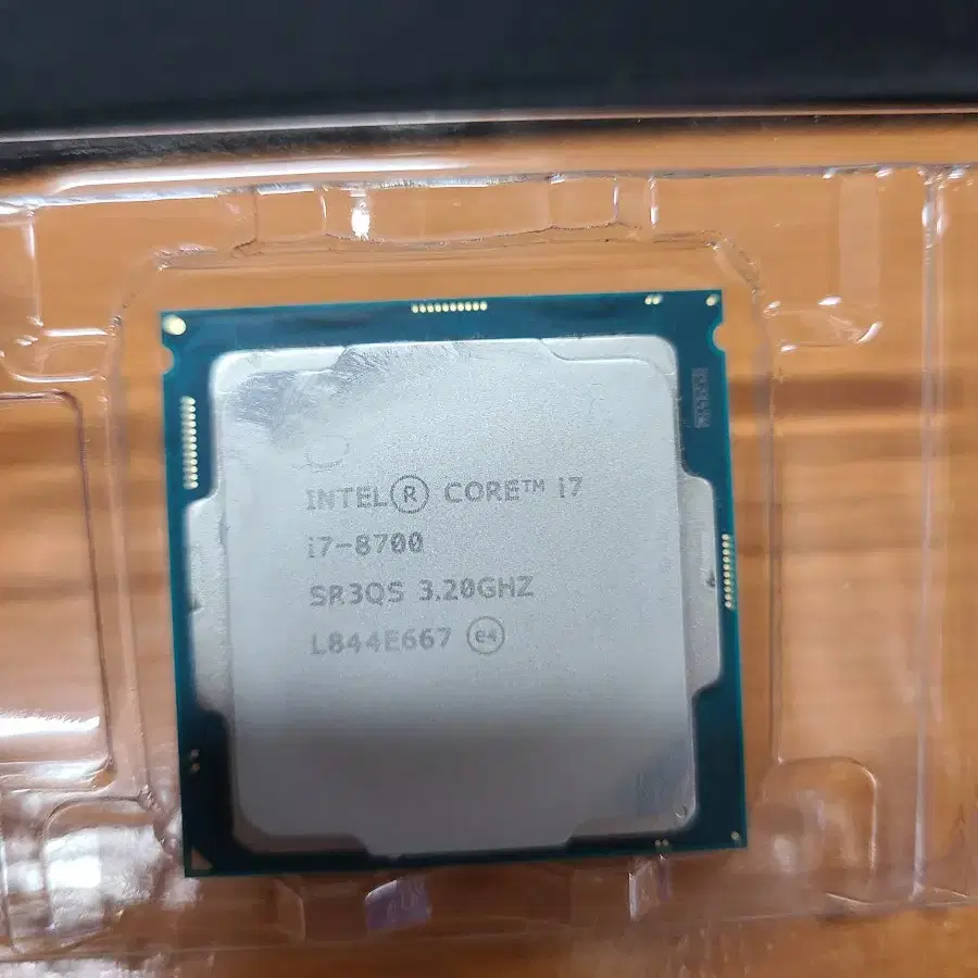 CPU i7-8700 팝니다