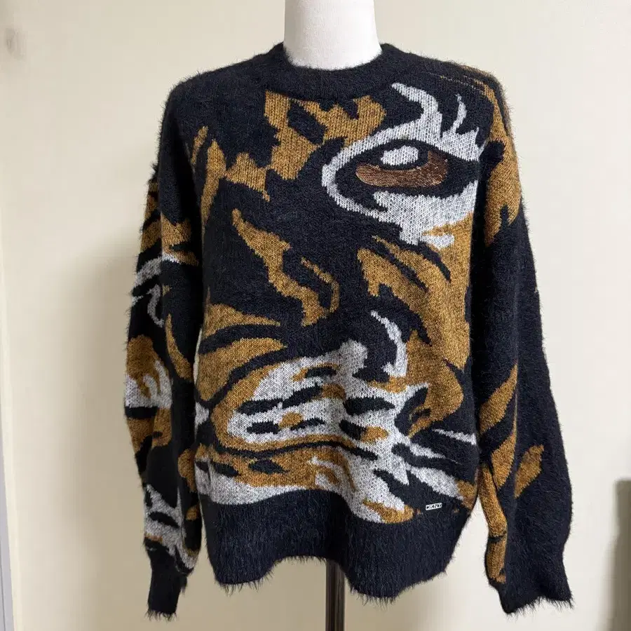 DKNY tiger sweater 여성 니트 S 박시핏 (66까지)