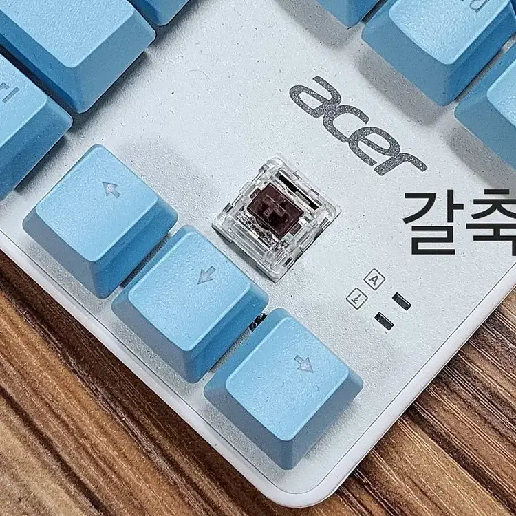 기계식 키보드 / 갈축 / Acer OKW132 화이트블루