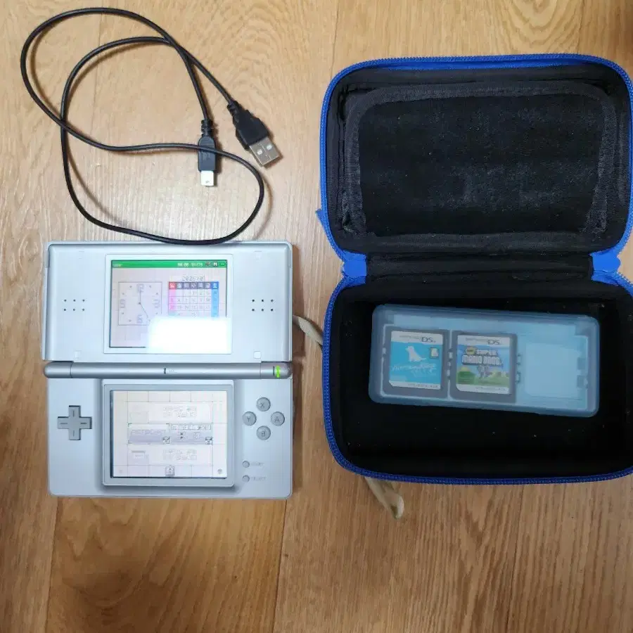 닌텐도 ds lite 중고로 판매합니다. 급처