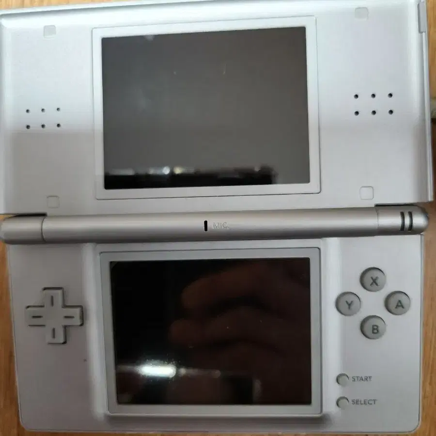 닌텐도 ds lite 중고로 판매합니다. 급처