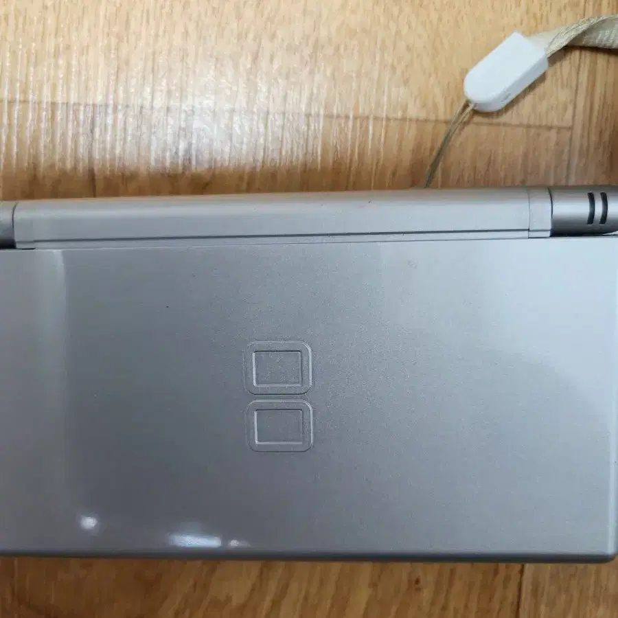 닌텐도 ds lite 중고로 판매합니다. 급처