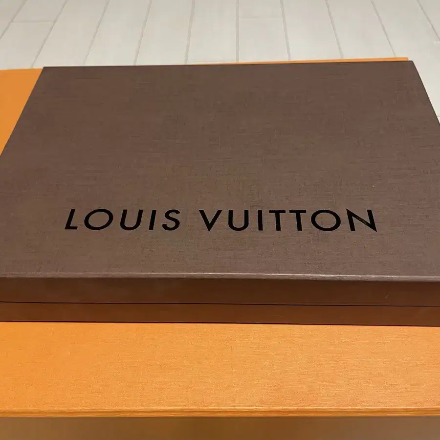 [LOUIS VUITTON]루이비통 케이스 박스 판매합니다