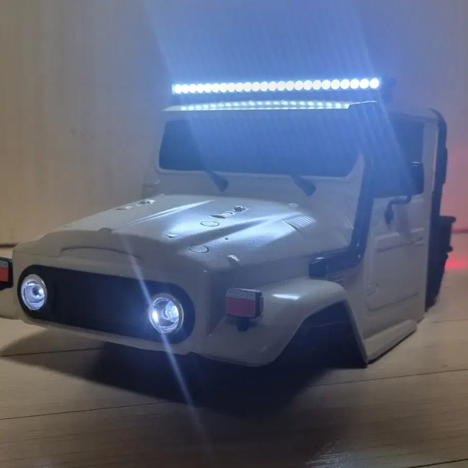 [RC카]1/10트라이얼용 풀led 밀리터리 바디 trx4 scx10 등