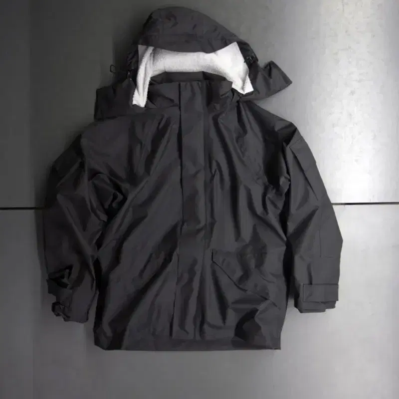 삽니다 gr10k gore-tex jacket (L / XL)