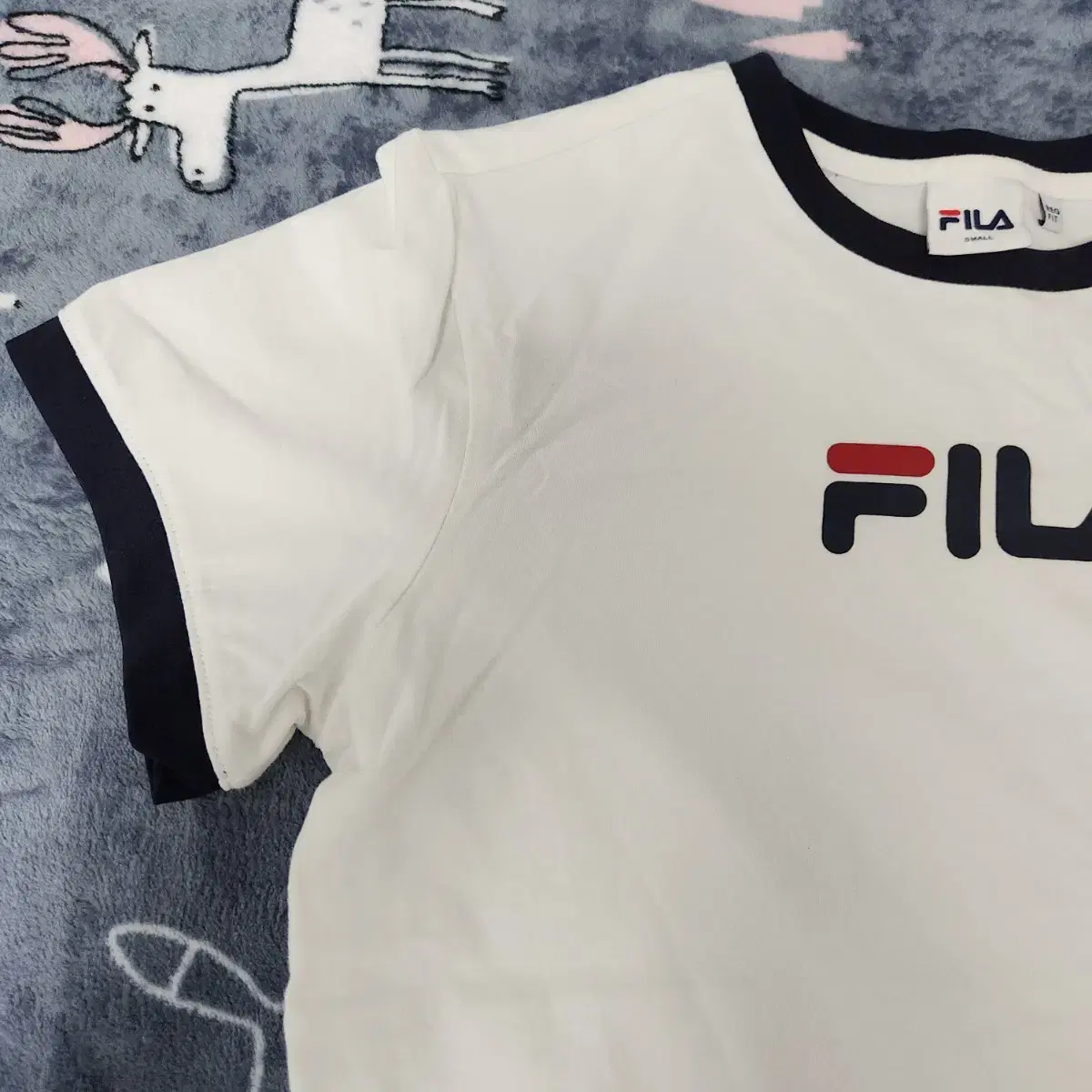 FILA 휠라 링거 반팔티 90(S) 르세라핌/아이즈원 사쿠라 착용