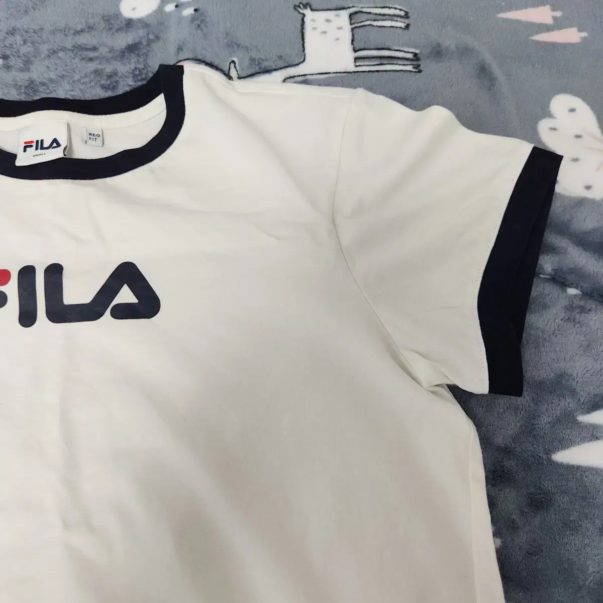 FILA 휠라 링거 반팔티 90(S) 르세라핌/아이즈원 사쿠라 착용