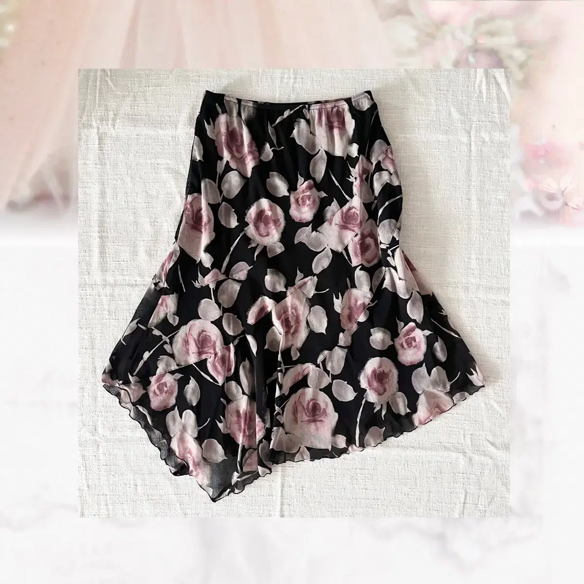 Lest rose black flower unbalanced skirt