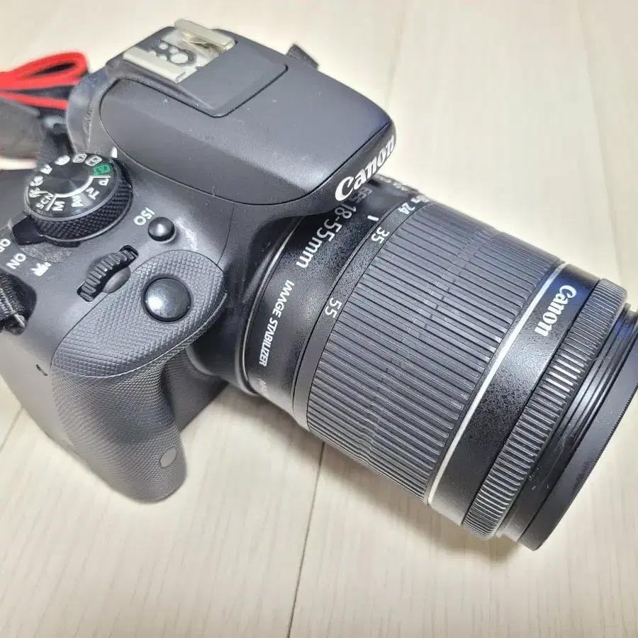 깔끔한 캐논 카메라 EOS 100D 와 18-55 STM 렌즈