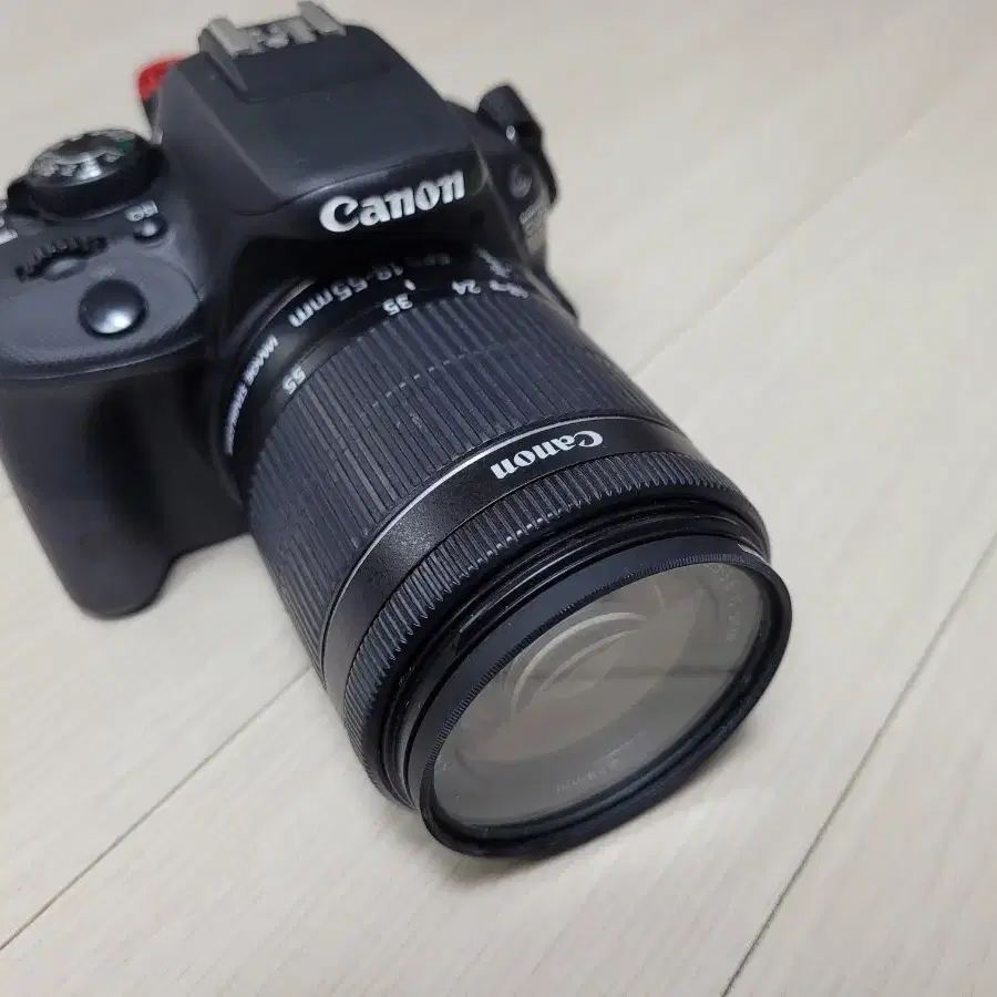 깔끔한 캐논 카메라 EOS 100D 와 18-55 STM 렌즈