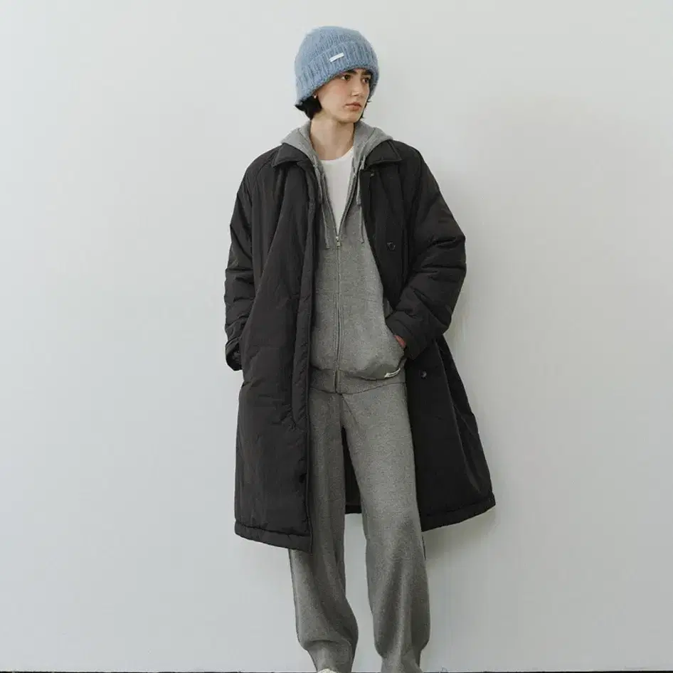 유라고 Raglan padded long coat 블랙