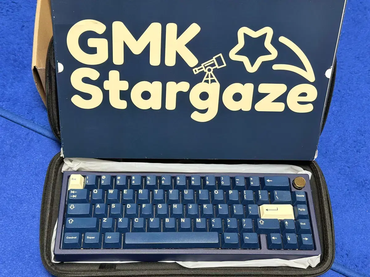 Zoom65 V2 + GMK Stargaze 키캡 + sotc 스위치