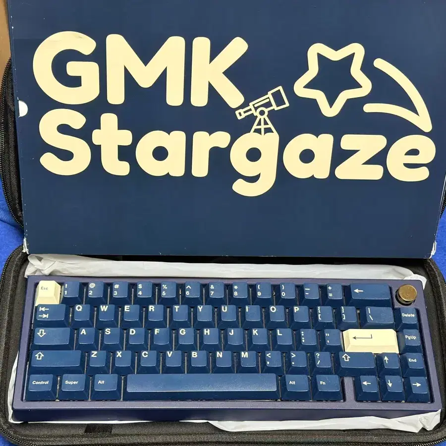 Zoom65 V2 + GMK Stargaze 키캡 + sotc 스위치