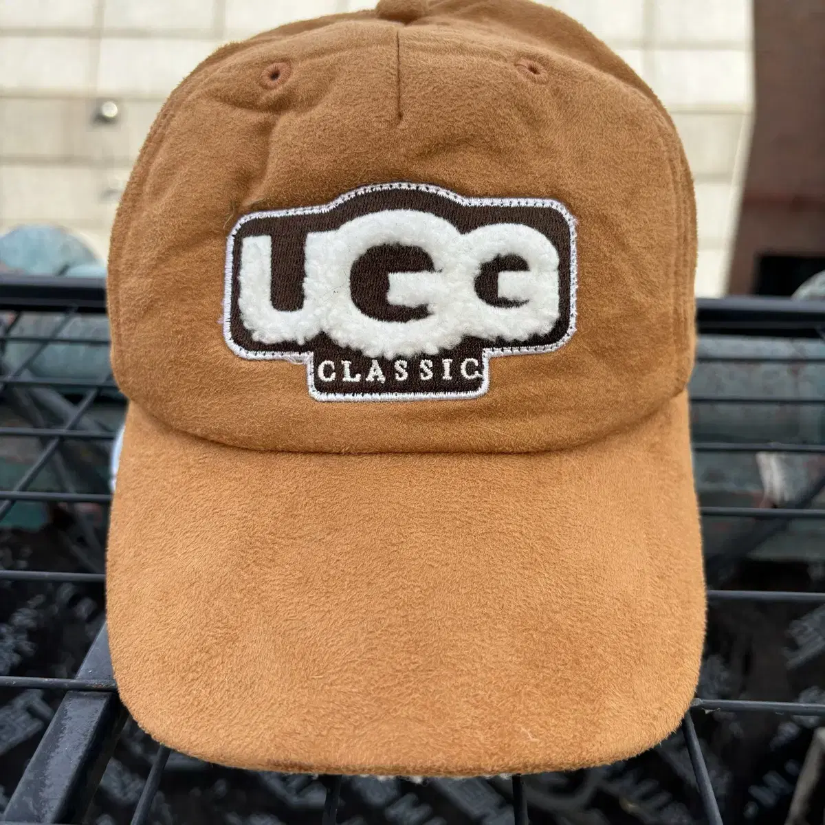 UGG Clasic 어그 클래식 베이지 스웨이드 볼캡