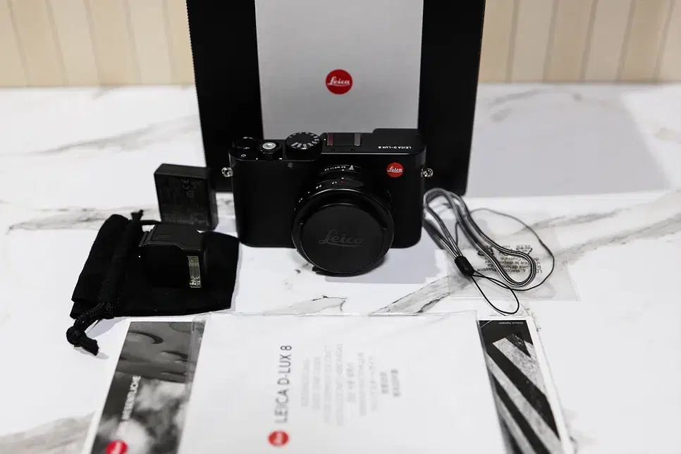 라이카 LEICA D-LUX 8 카메라 팝니다.