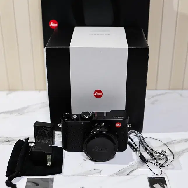 라이카 LEICA D-LUX 8 카메라 팝니다.