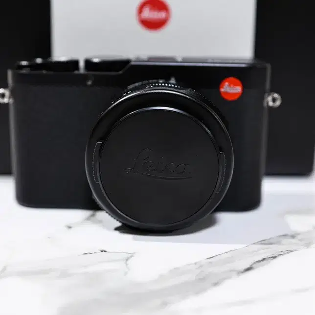 라이카 LEICA D-LUX 8 카메라 팝니다.