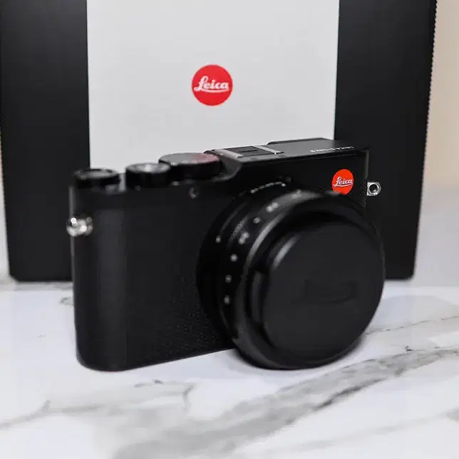 라이카 LEICA D-LUX 8 카메라 팝니다.