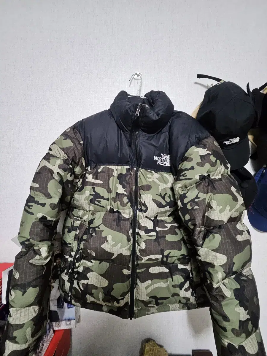 New product) The North Face Camo Nooksie 700