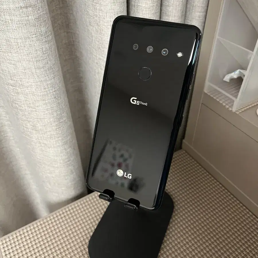 LG G8