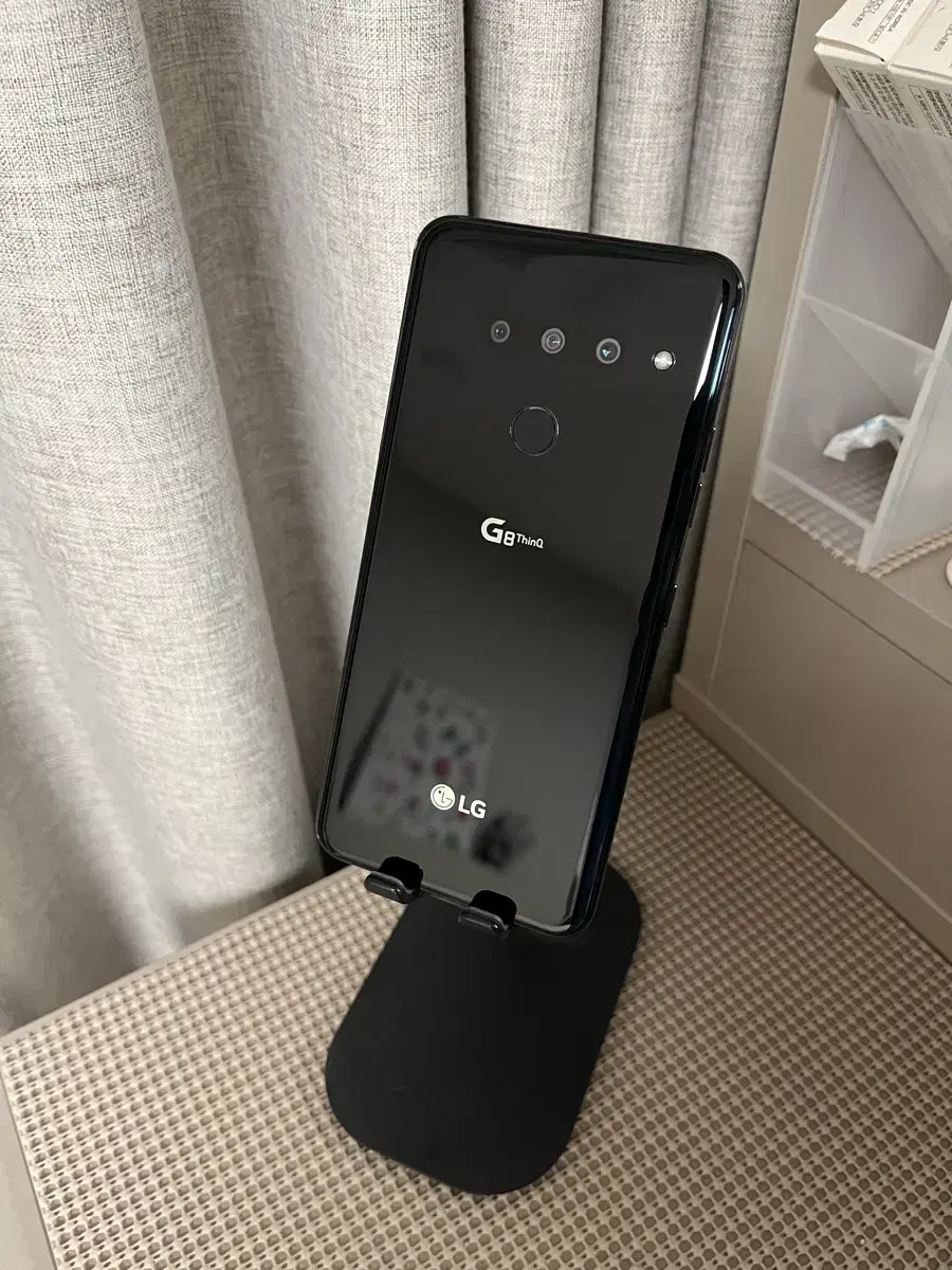 LG G8