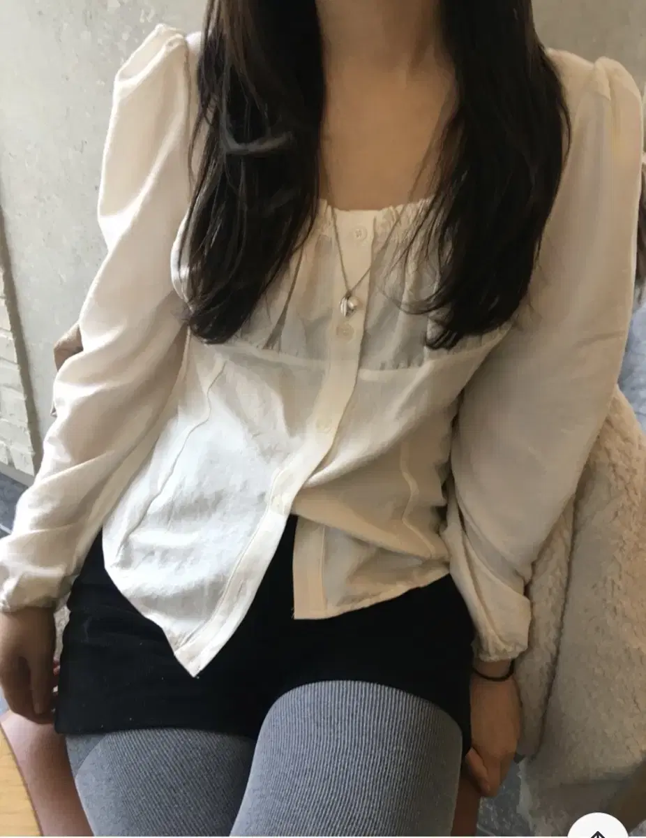 아워캐비넷 ruby puff blouse