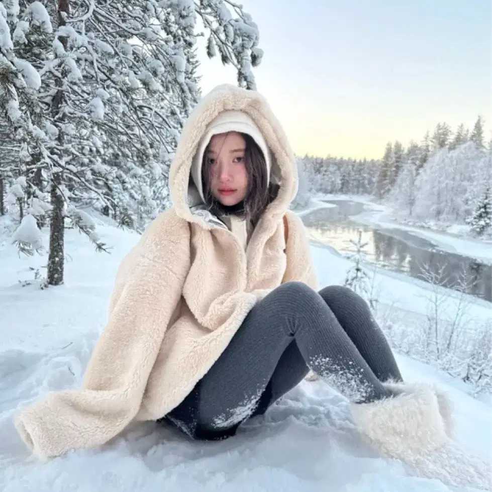 더바넷 Silver Eco-Shearling Snuggle Reversi