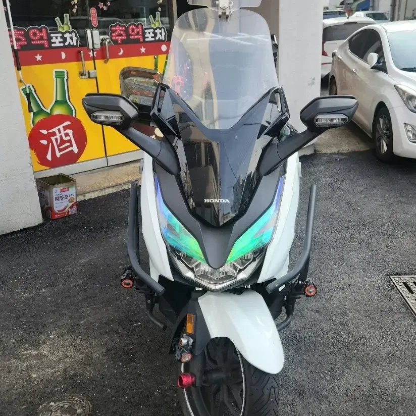 경북안동 2020년식 포르자300cc 팝니다.