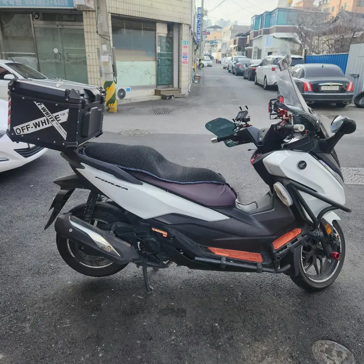 경북안동 2020년식 포르자300cc 팝니다.