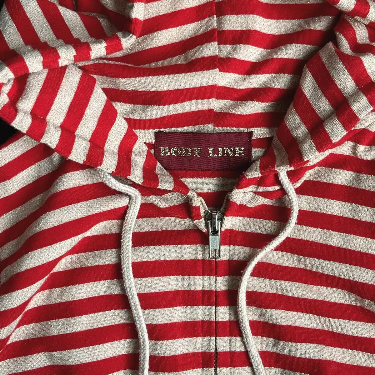 (body line) crop zip-up hood (red)