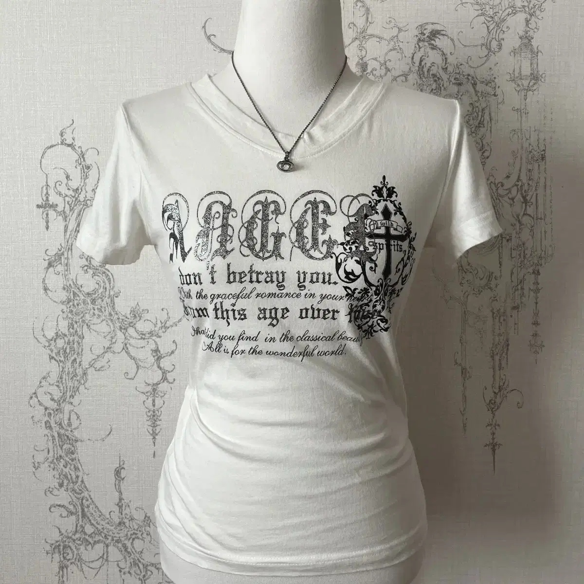 gothic glitter lettering t