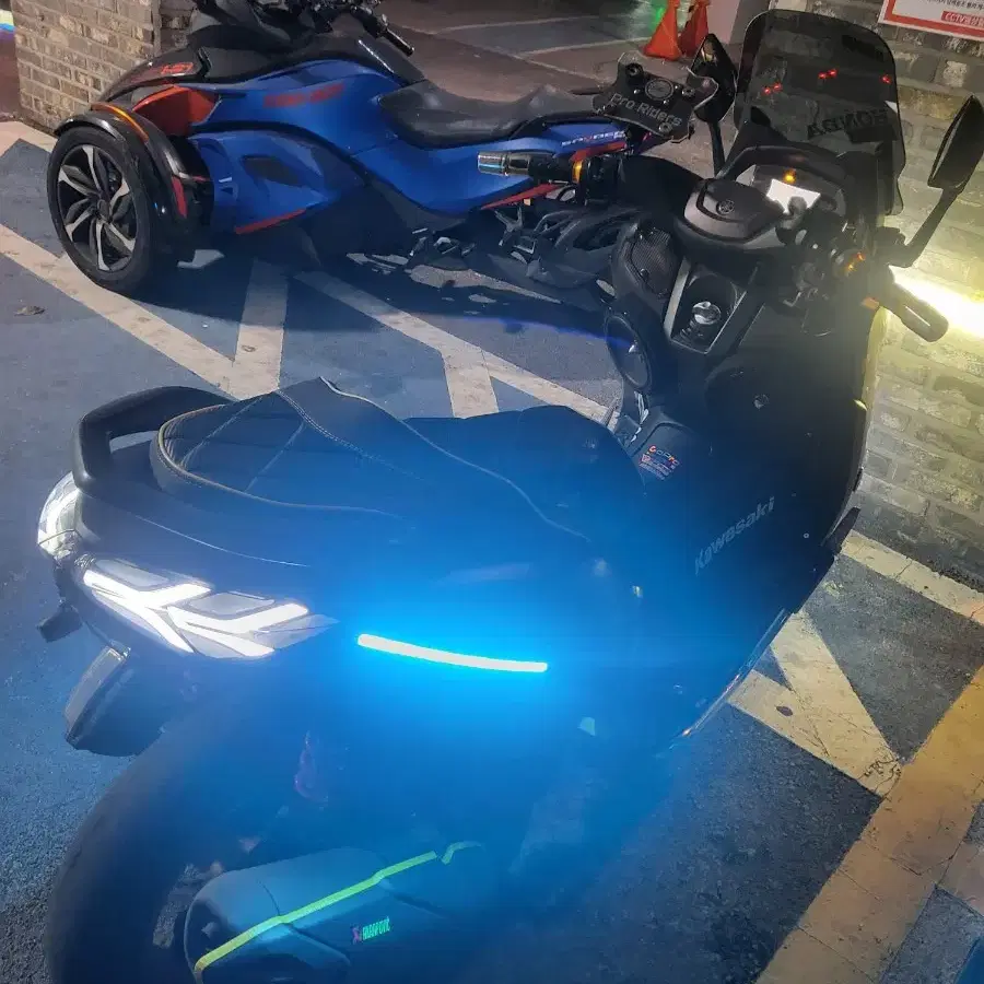 부산 신형nmax125 21년