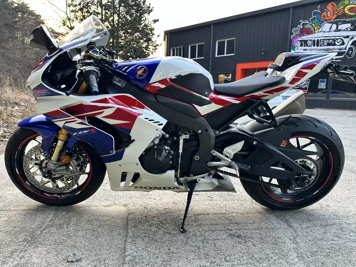 혼다 트리플알(CBR1000RR-R) 판매합니다.