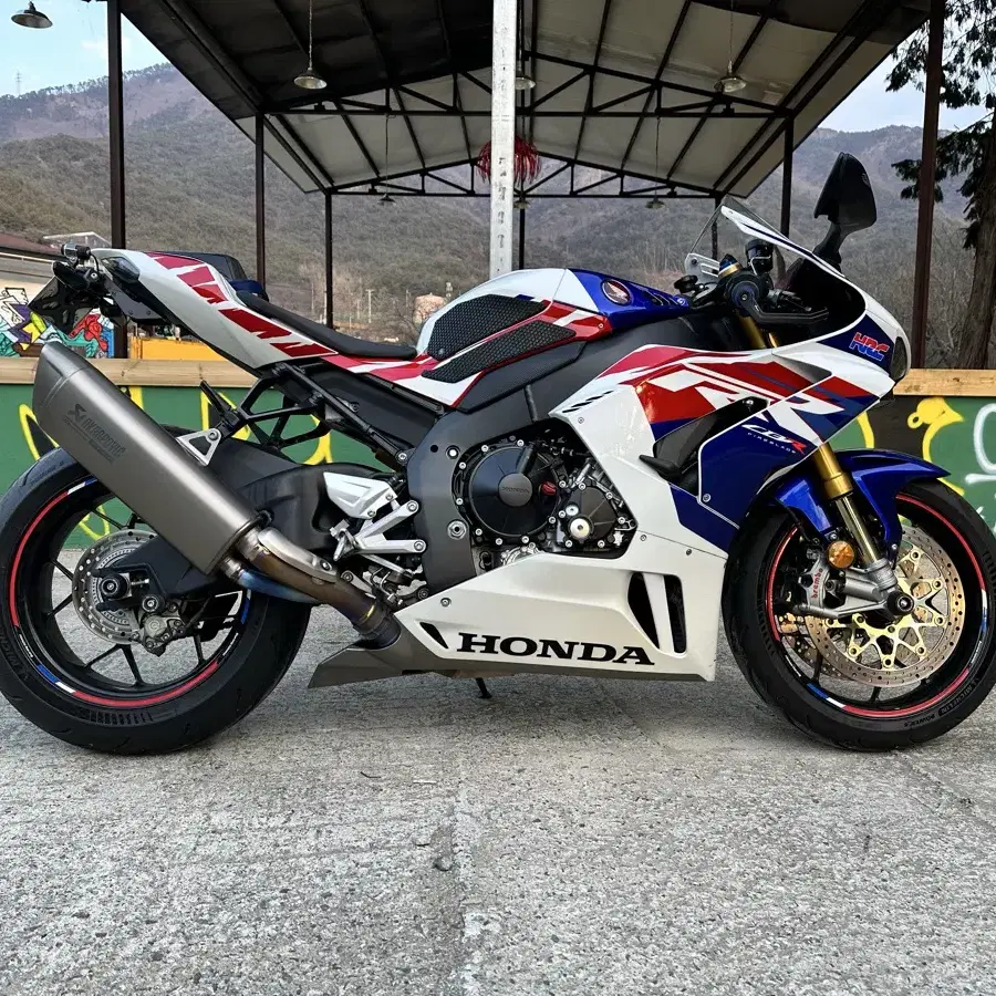 혼다 트리플알(CBR1000RR-R) 판매합니다.