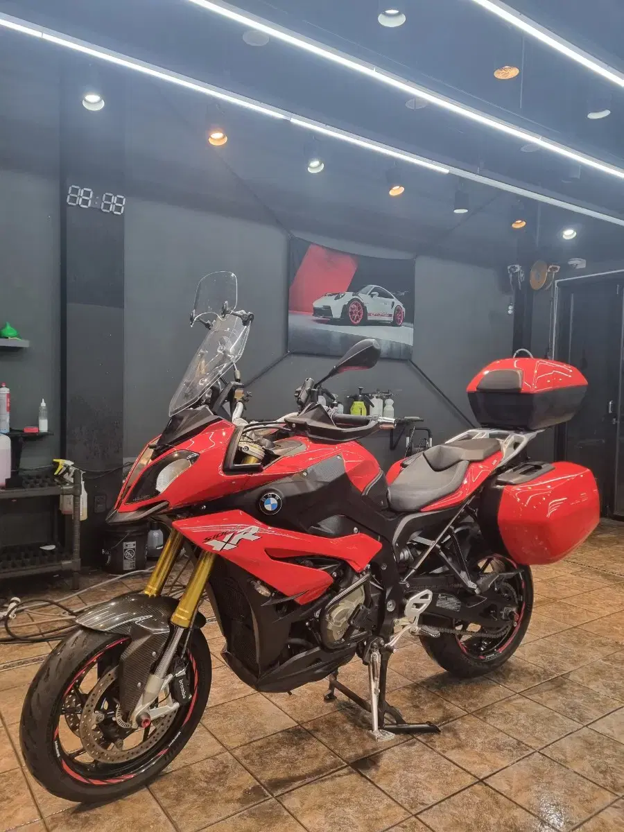 bmw s1000xr 16년식 아크라풀배기 판매합니다