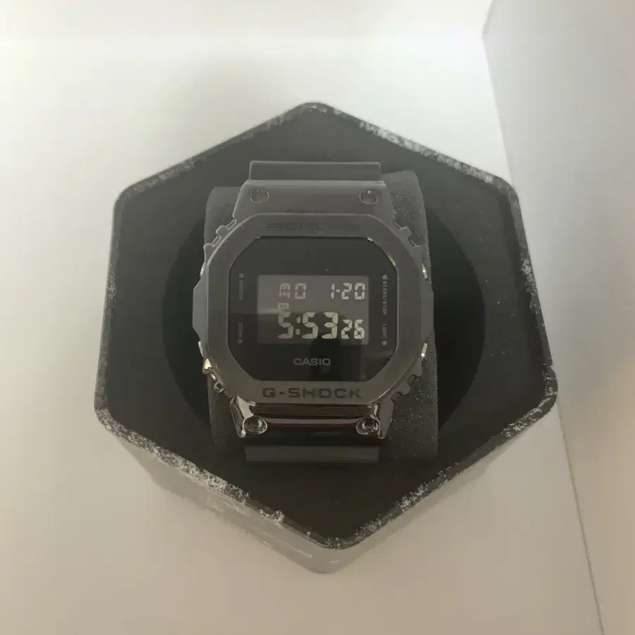 지샥 G-Shock GM-5600B 시계