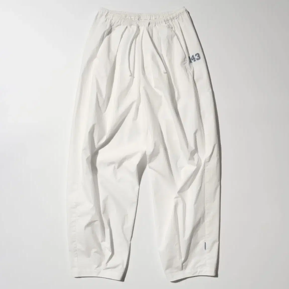 Sculptor My go to pintuck pants white